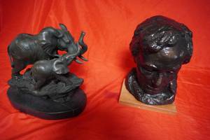 lot 46 image: Elephant (heavy cast) & Abe Lincoln bust