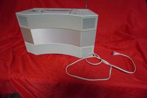 lot 54 image: Bose Acoustic RadioCD player
