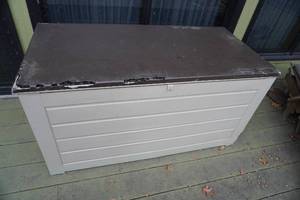 lot 72 image: Poly Box of 3 metal cans with bags of bird  seedfood