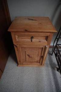 lot 111 image: Small night stand with drawer & door