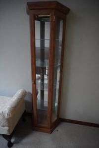 lot 112 image: Trapezoid shelf china hutch w4 glass shelves 70 T