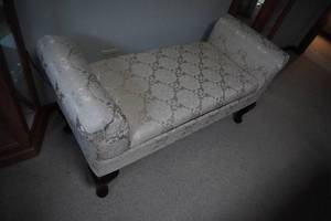 lot 114 image: Settee couch 52 Long X 21 Deep