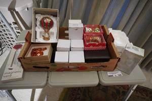 lot 129 image: Misc. Jewelry and ornaments