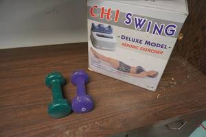 lot 137 image: Chi Swing Deluxe Model Aerobic Exerciser & 2 weights