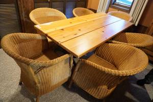 lot 141 image: Harvest Table wpads & six wicker chairs 35X 80 Long