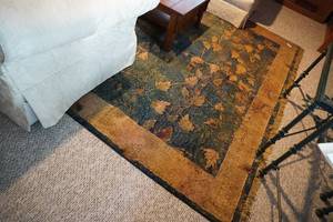lot 151 image: Floral design area rug 136 X 94