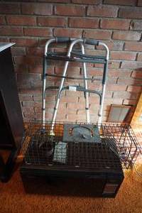 lot 161 image: Quasar microwave, live trap & two wheeled walker