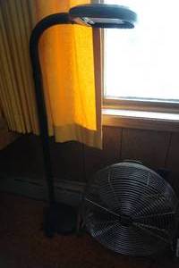 lot 168 image: Floor lamp & Duracraft High Velocity fan