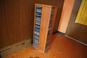 lot 176 image: Carousel CD Rack all four sides mostly full 200