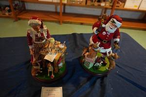 lot 211 image: Two Danbury Mint FirguesSanta & Mrs Claus