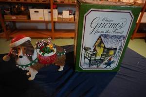 lot 212 image: Sheltie Dog & Classic Gnomes
