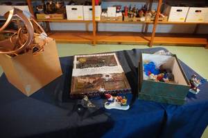 lot 213 image: Wind ornament & Polar Express hard cover, CD etc...