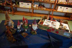 lot 241 image: Assorted Gnome figures