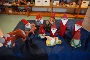 lot 243 image: Christmas Gnomes, wood & ceramic