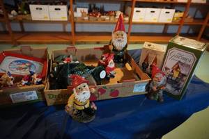 lot 246 image: Two Boxes of Gnomes
