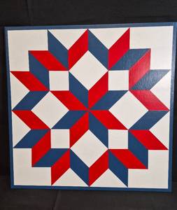 lot 14 image: Carpenters Wheel Barn Quilt 24 x 24