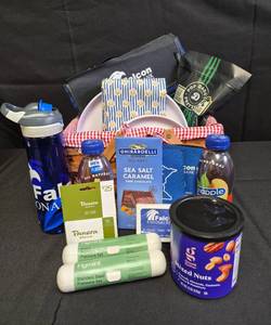 lot 20 image: Falcon Bank Spring Picnic Basket with $25 Gift Card