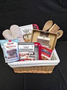 lot 31 image: Brownie Baking Set