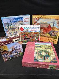 lot 34 image: Set of 5 QUILTS AND COUNTRY Puzzles