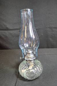 lot 77 image: Vintage Oil Lamp Clear Base