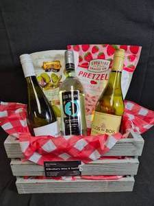 lot 114 image: White Wine Variety Snack Pack