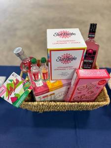 lot 8 image: Summer Drinks Package