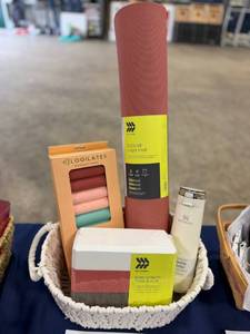 lot 9 image: Yoga Basket