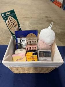 lot 26 image: Self care package