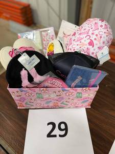 lot 29 image: Cowgirl Basket