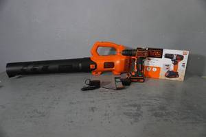 lot 4 image: Black & Decker 20V blower, drill driver