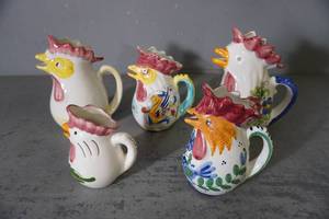 lot 9 image: Five Wine Chicken pitchers from Italy