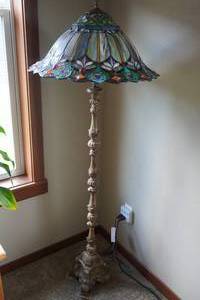 lot 103 image: Leaded Glass shade floor lamp 63 T w22 shade