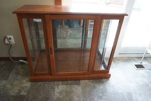 lot 117 image: Glass Display Cabinet with light 40 W x 12 D x 33T
