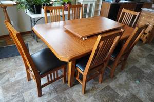 lot 119 image: Mission Oak Style Dining table, 6 chairs &amp leaf