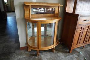 lot 121 image: Curved glass cabinet wglass shelf 32 W x 15 D x 42 T