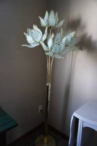 lot 134 image: Floor Lamp- 68 Tall