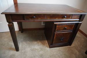 lot 139 image: Desk w 3 drawers 48 L x 28 D x 30 T