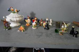 lot 25 image: White Tureen, Rooster & bird figures