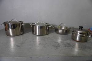 lot 46 image: Tramontina 8 qt kettle, double boiler, kettles