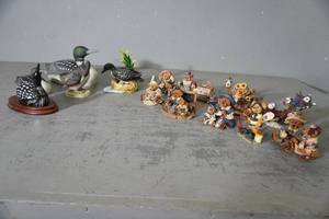 lot 53 image: Five Loons and Nine cherished teddies