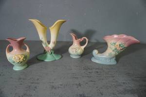 lot 59 image: Four Hull Pottery pieces