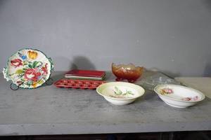lot 156 image: Rachel Ray egg server, 3 bowls, 3 serving platters, Italian painted plate