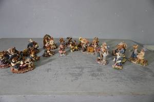lot 164 image: 20 Cherished Teddies