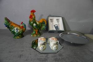 lot 167 image: 2 Roosters, 2 small wall pockets, 2 crystal  candle holdertrays