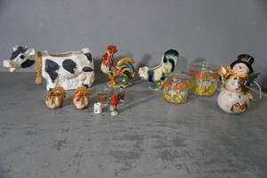 lot 171 image: Royal Copely chicken, canisters, snowman