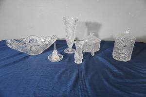 lot 178 image: Lg. oval bowl, vase, covered glass and juicer