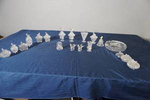lot 183 image: 11 covered pieces and more  small pieces