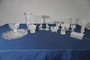 lot 184 image: Byrde-cruet, 2 candle holders,2 vases, 4 sm. Goblets, covered sugar bowl