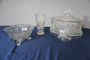 lot 189 image: Covered cake pedestal plate, vase, footed bowl