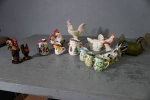 lot 199 image: Small Chicken pitchers, 3 sets of chickens, Hen on nest